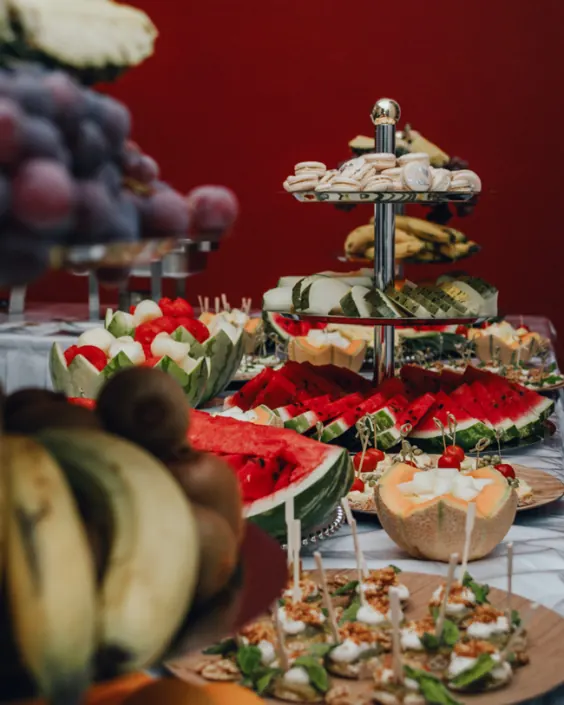 Auswahl frischer Früchte beim Event