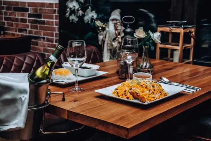 Eingedeckter Tisch im Restaurant Safran
